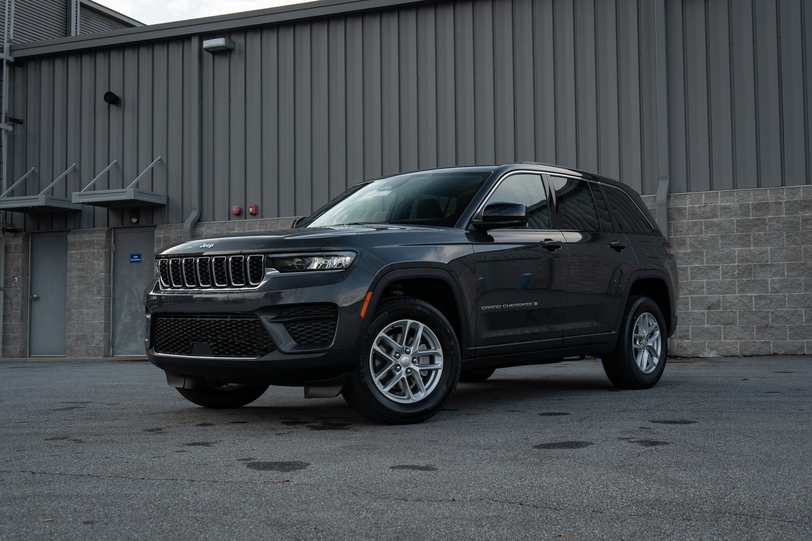 2025 Jeep Grand Cherokee Laredo's photo
