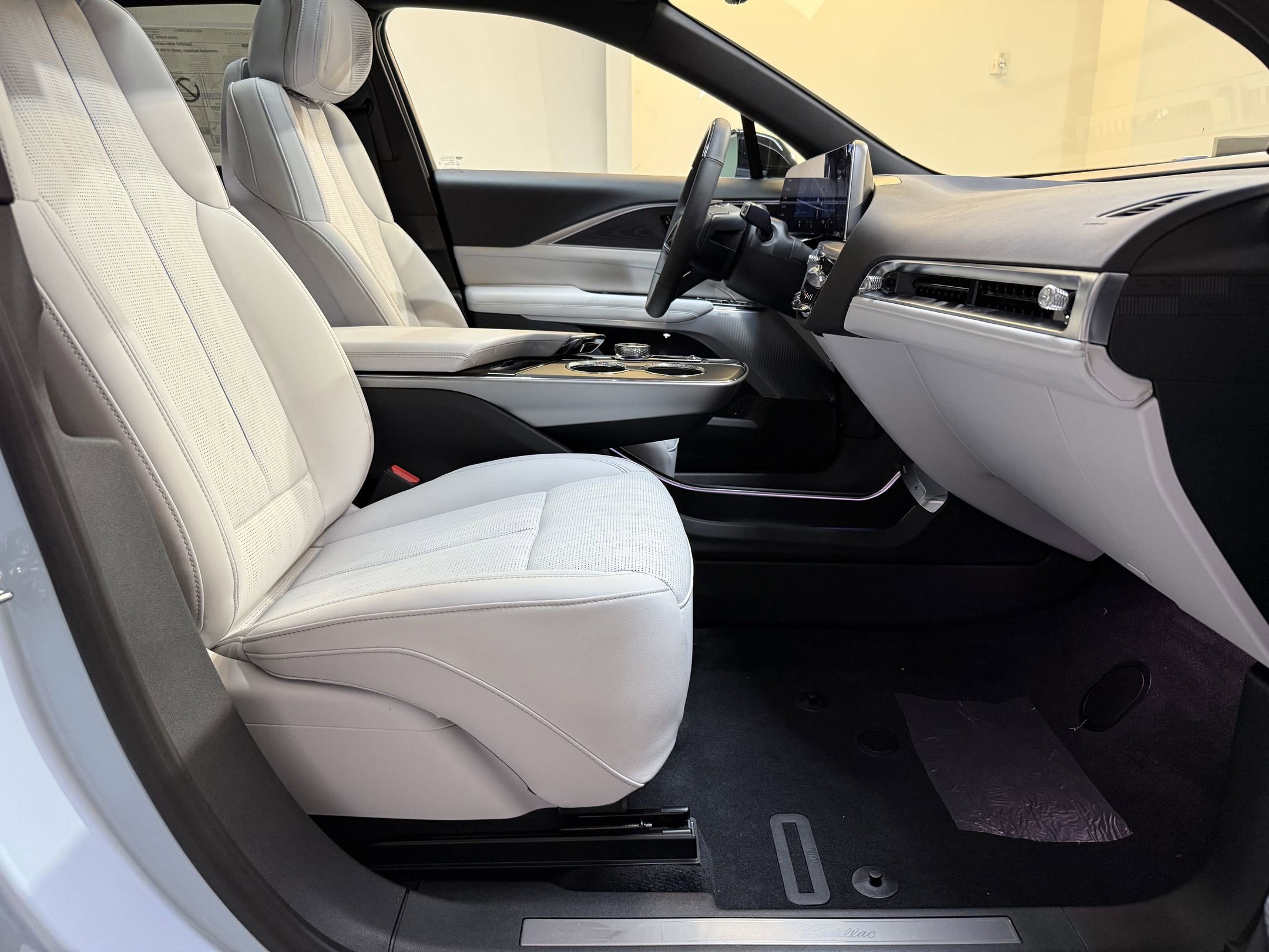 2025 Cadillac Lyriq Sport photo 48