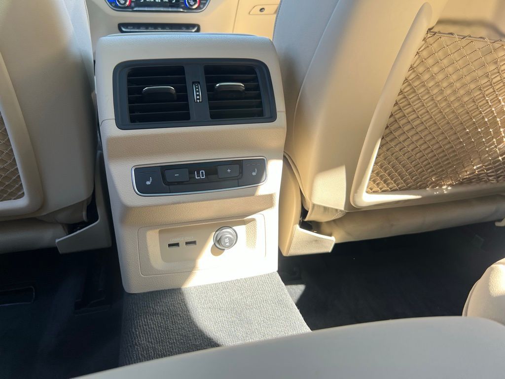 2021 Audi Q5 45 Prestige photo 32