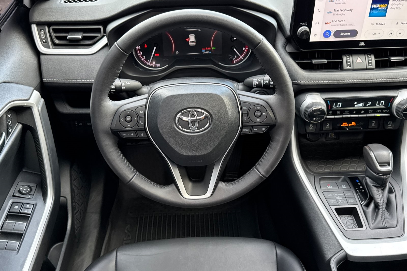 2023 Toyota RAV4 XLE Premium photo 12