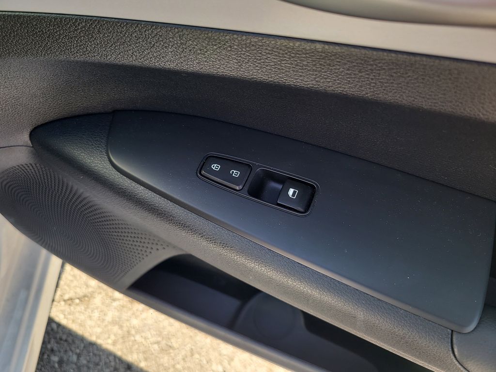 2024 Kia Forte LXS photo 24