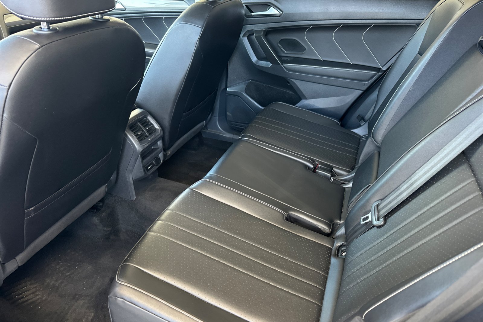 2022 Volkswagen Tiguan SE photo 12