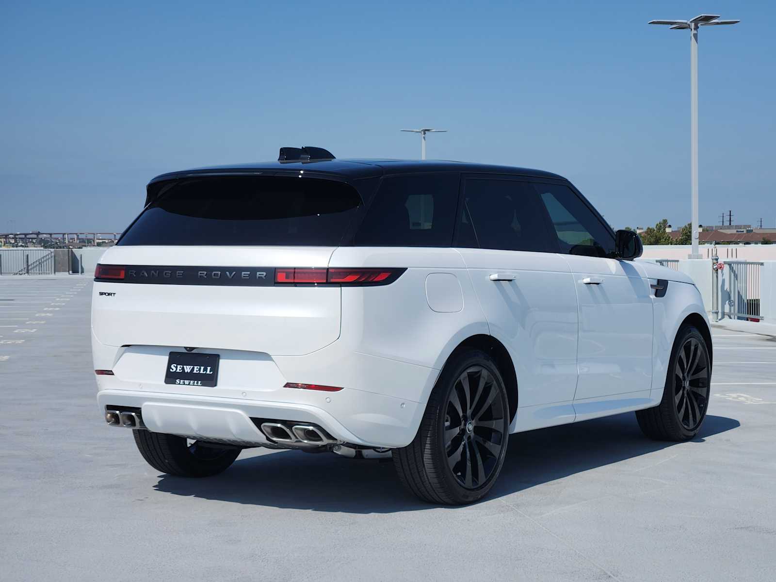 2025 Land Rover Range Rover Sport SE photo 5