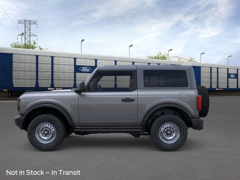 2025 Ford Bronco Base photo 3