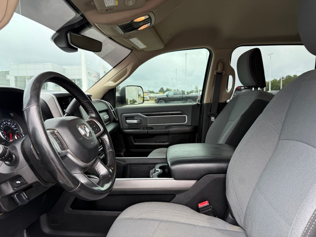 2020 Ram 3500 SLT photo 9