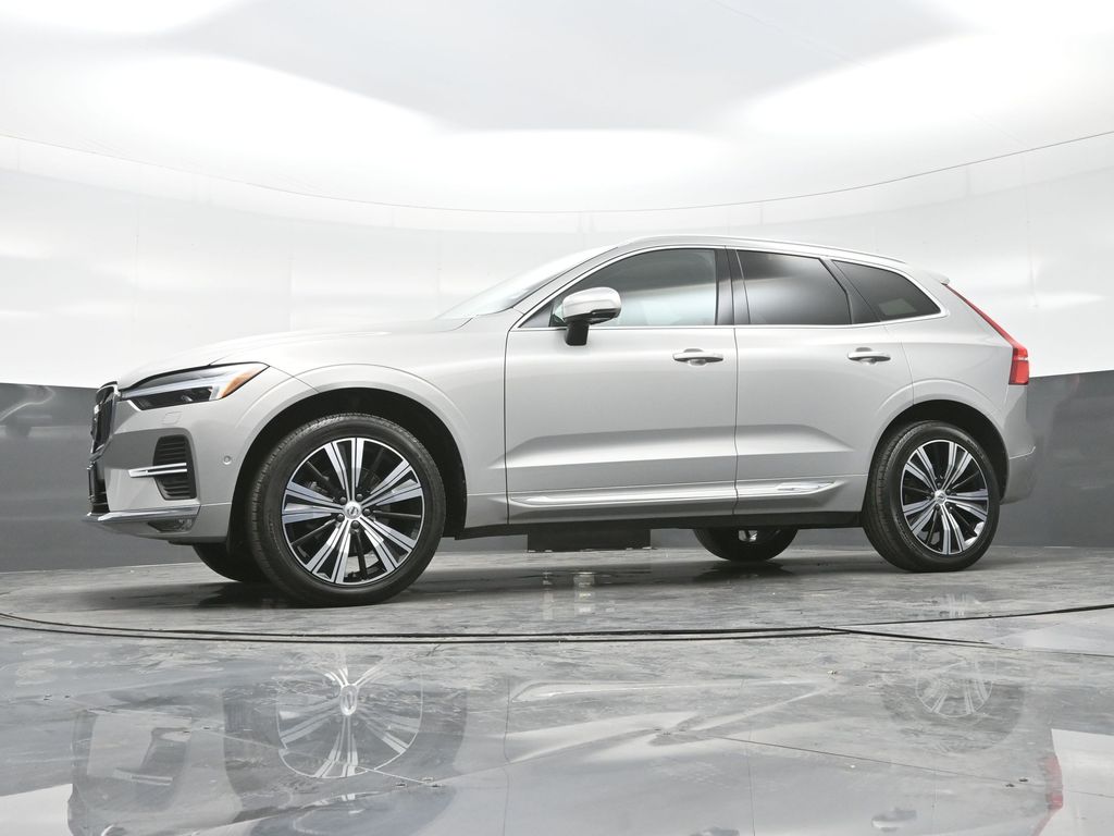 2023 Volvo XC60 B5 Plus photo 23