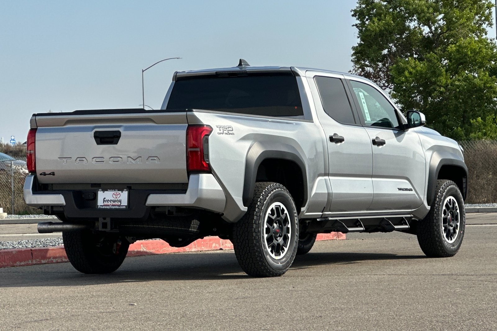 2025 Toyota Tacoma TRD Off-Road 4x4 Double Cab photo 4