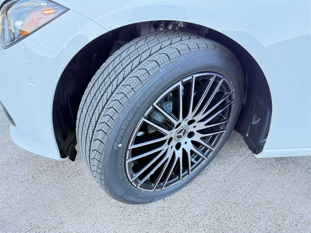 2026 Mercedes Benz C 300 photo 3