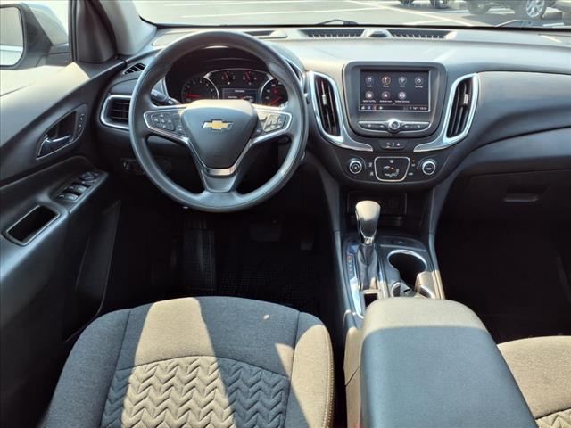2023 Chevrolet Equinox LT photo 2