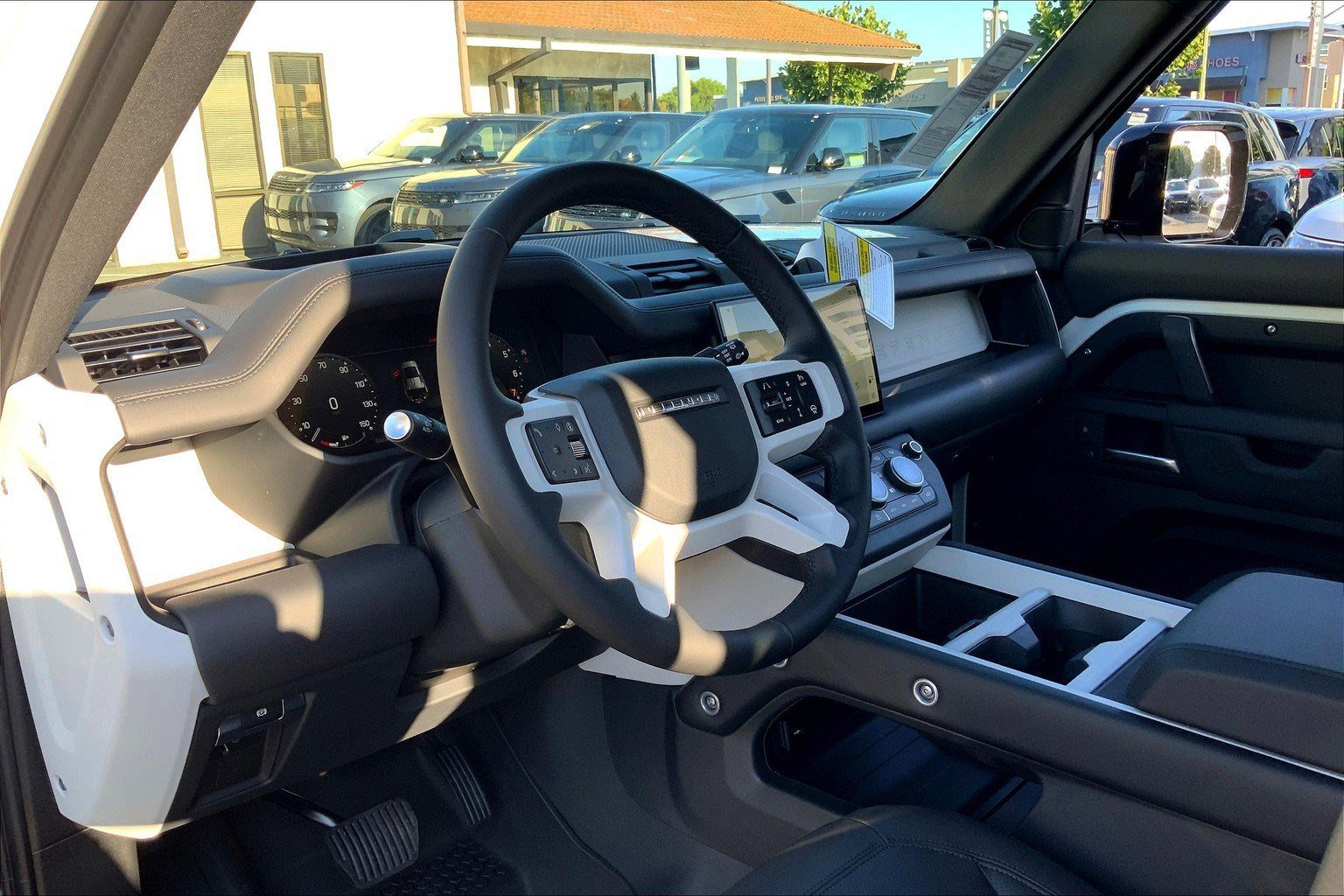 2025 Land Rover Defender 110 X-Dynamic SE photo 8