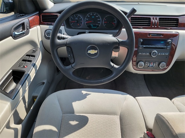2009 Chevrolet Impala 1LT photo 24