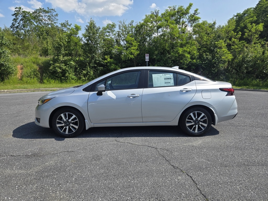 2025 Nissan Versa SV photo 6