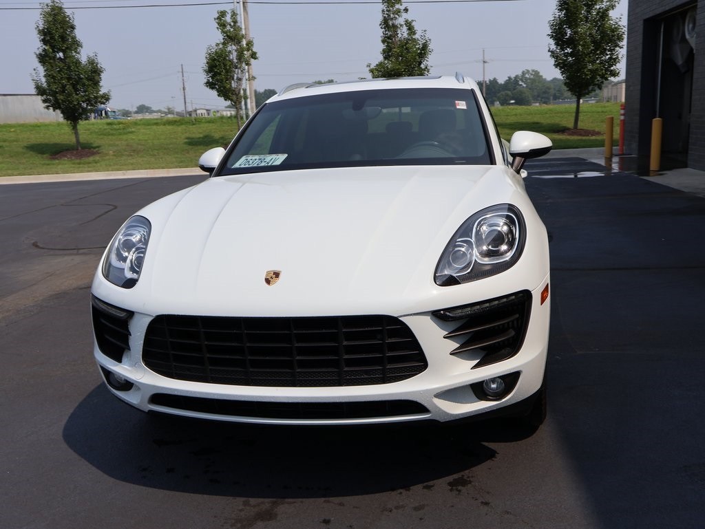 2016 Porsche Macan S photo 2