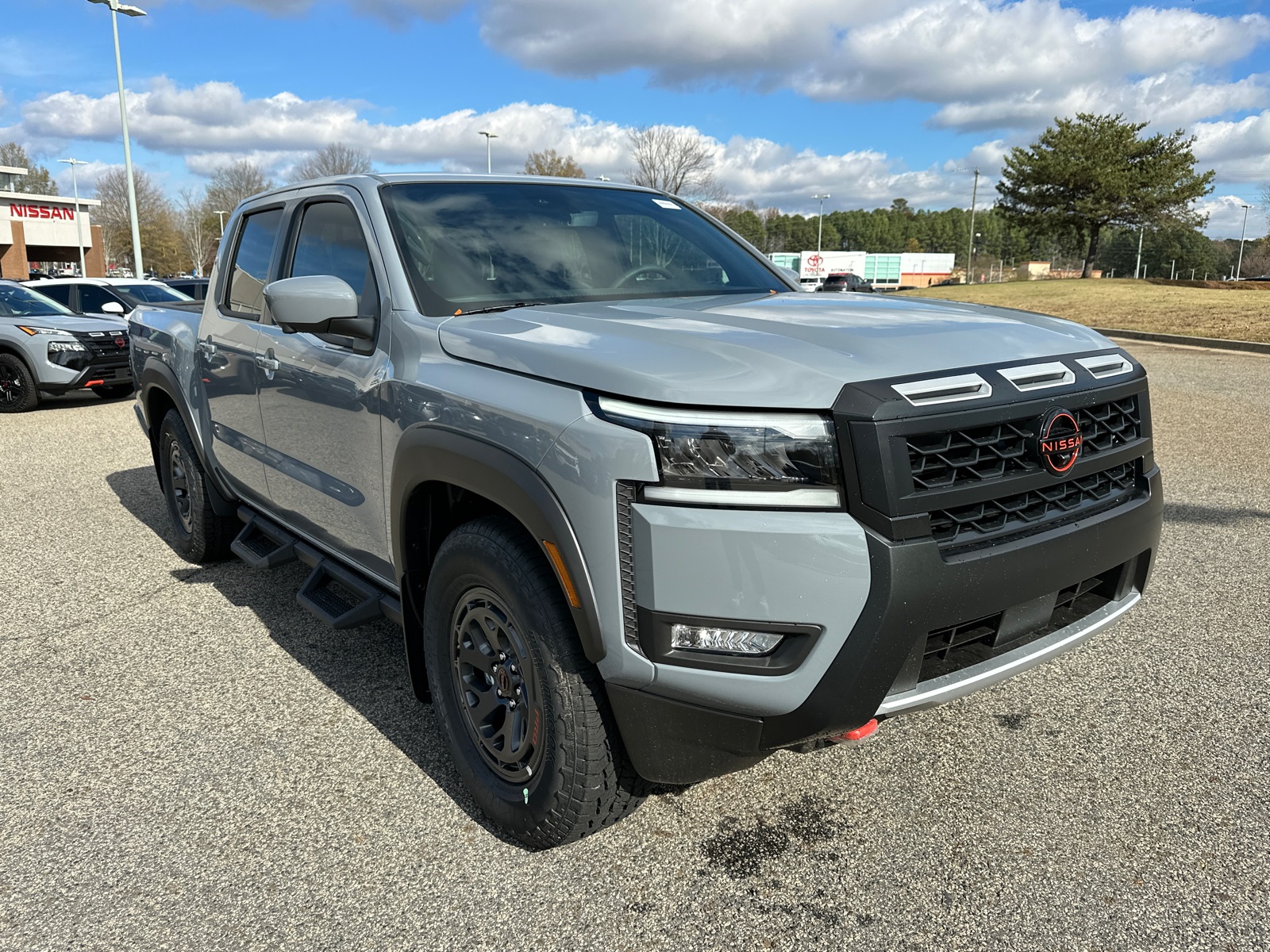 2026 Nissan Frontier PRO-X photo 3