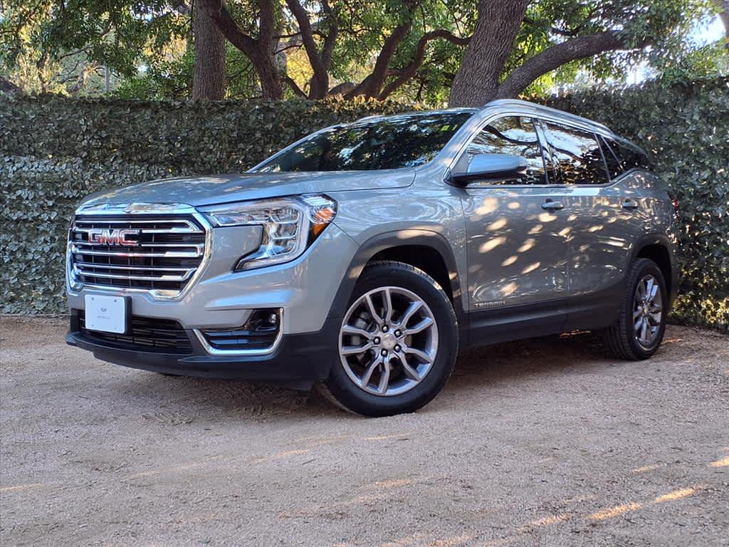 2024 GMC Terrain SLT's photo