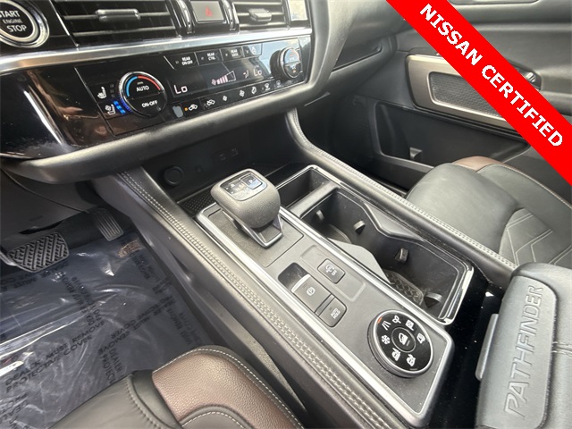 2023 Nissan Pathfinder Platinum photo 19