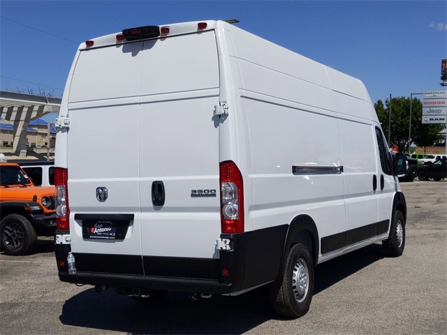 2026 Ram ProMaster 3500 photo 4