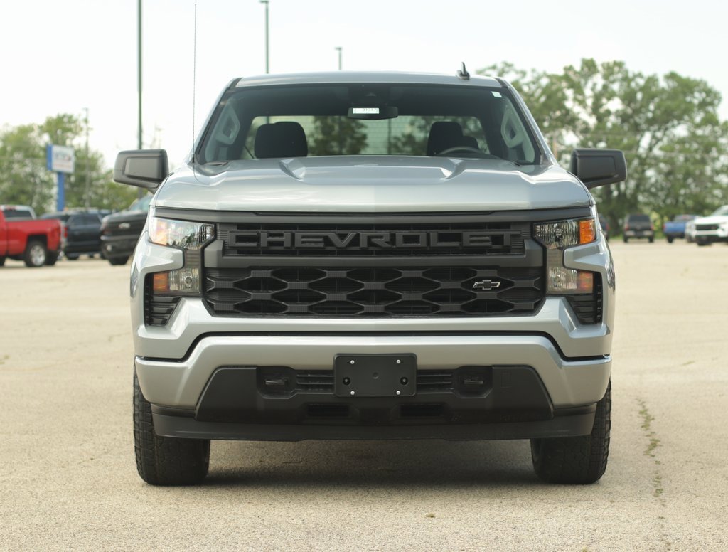 2026 Chevrolet Silverado 1500 Custom photo 2