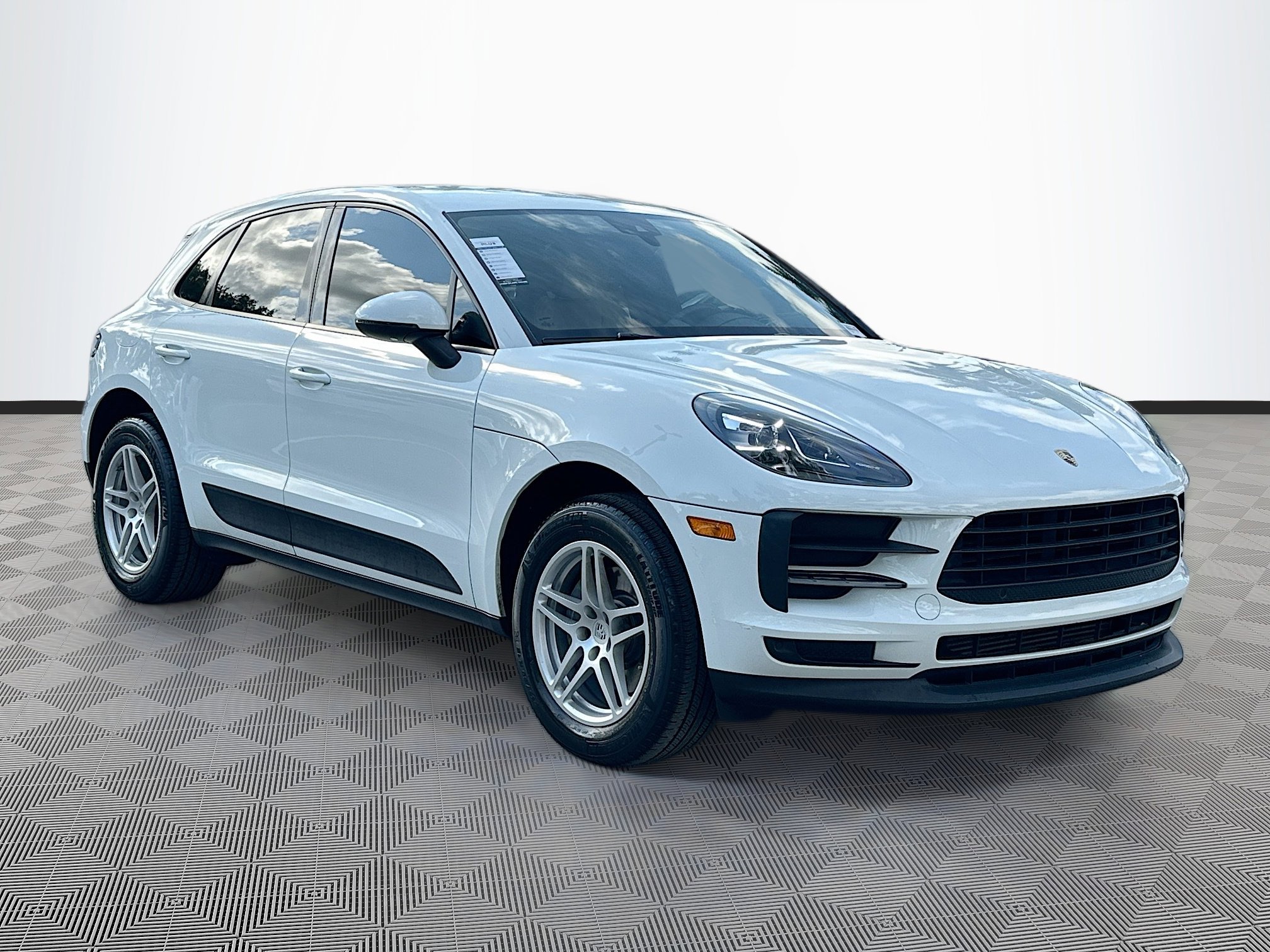 2019 Porsche Macan Base's photo