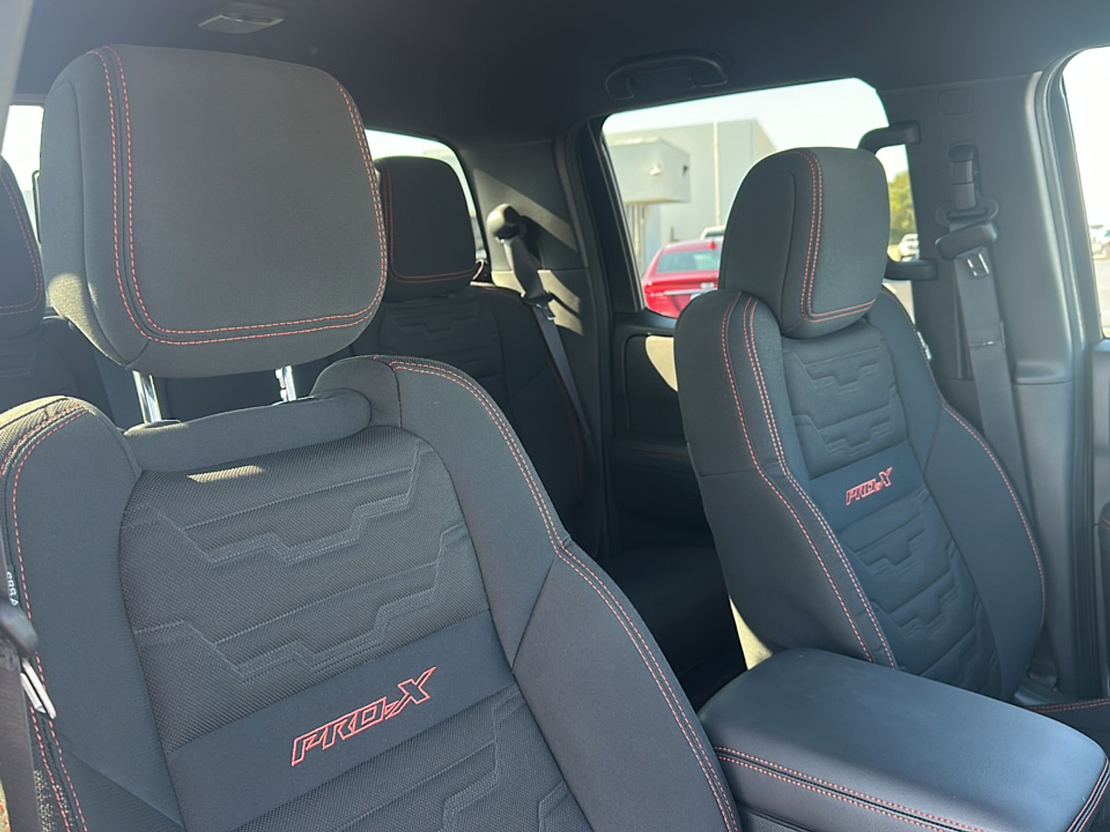 2024 Nissan Frontier Crew Cab PRO-X photo 8