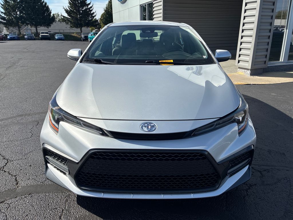 2022 Toyota Corolla SE photo 2