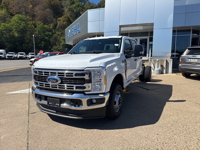 2026 Ford F-350 photo 3