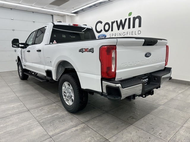 2026 Ford F-350 XLT photo 2