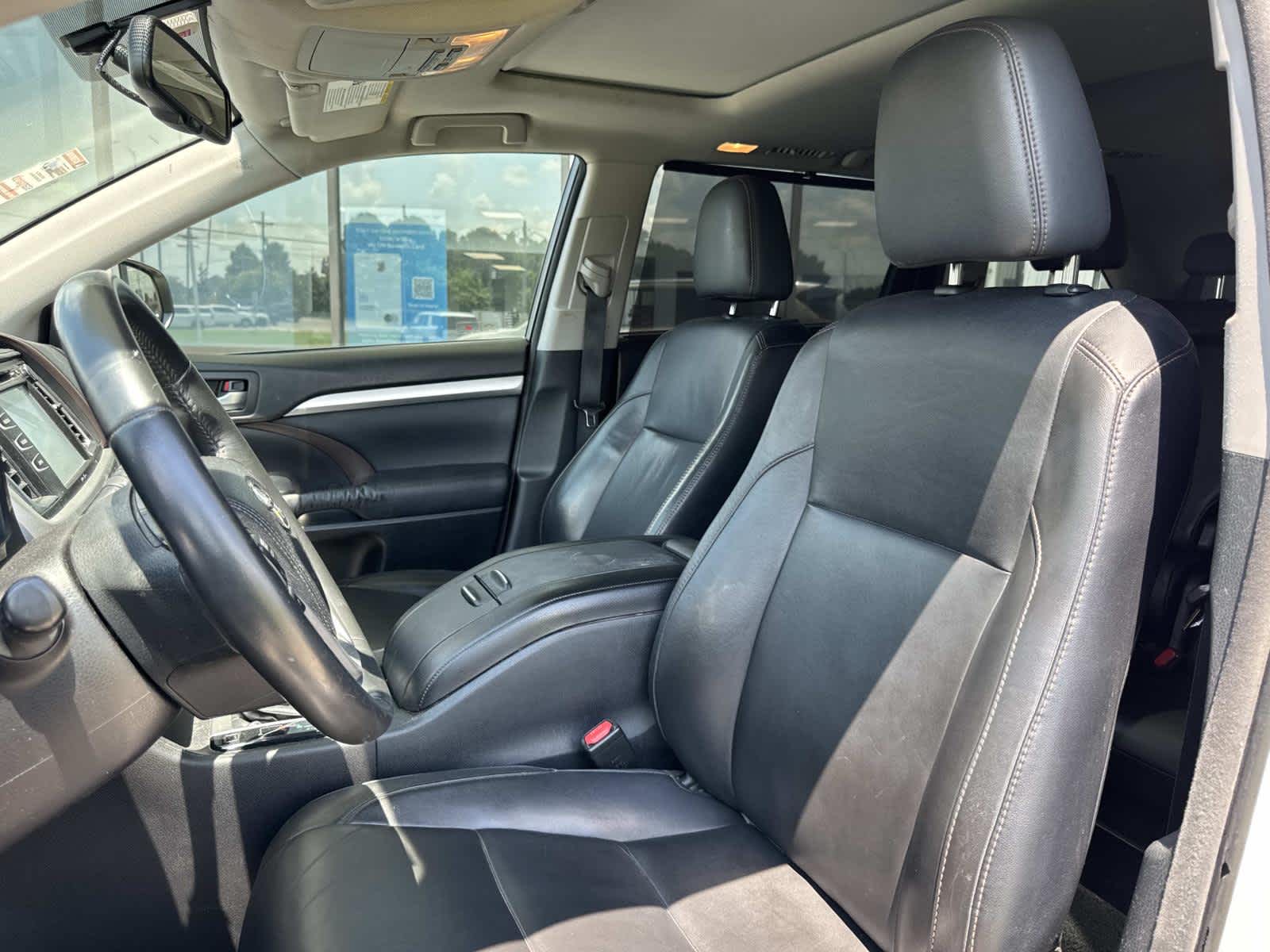 2015 Toyota Highlander XLE photo 46
