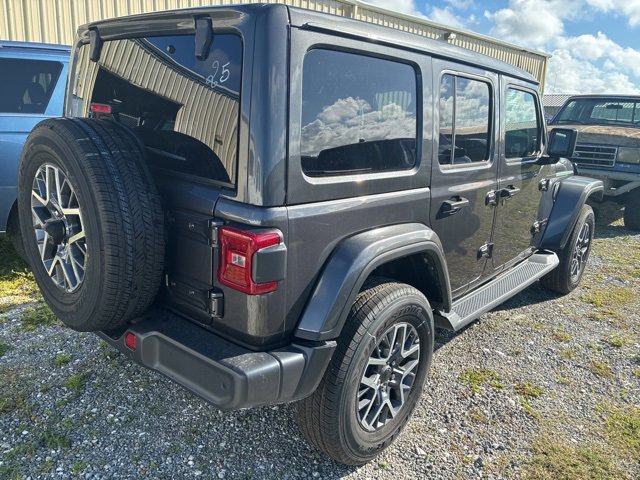 2025 Jeep Wrangler Sahara photo 2