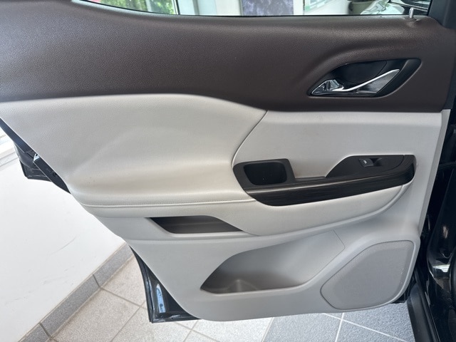 2017 Gmc Acadia SLT photo 15