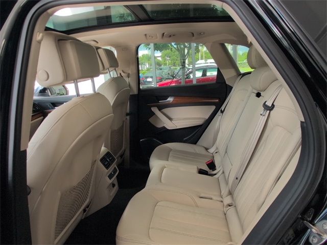 2021 Audi Q5 45 Premium Plus photo 8
