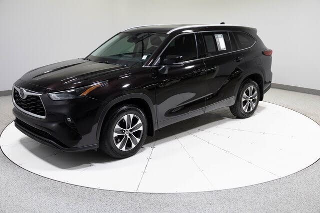 2020 Toyota Highlander XLE's photo