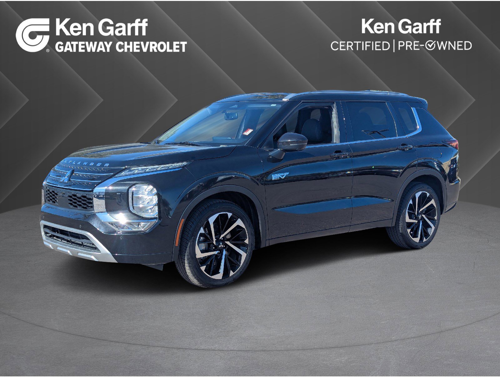 2023 Mitsubishi Outlander Plug-In Hybrid SEL's photo