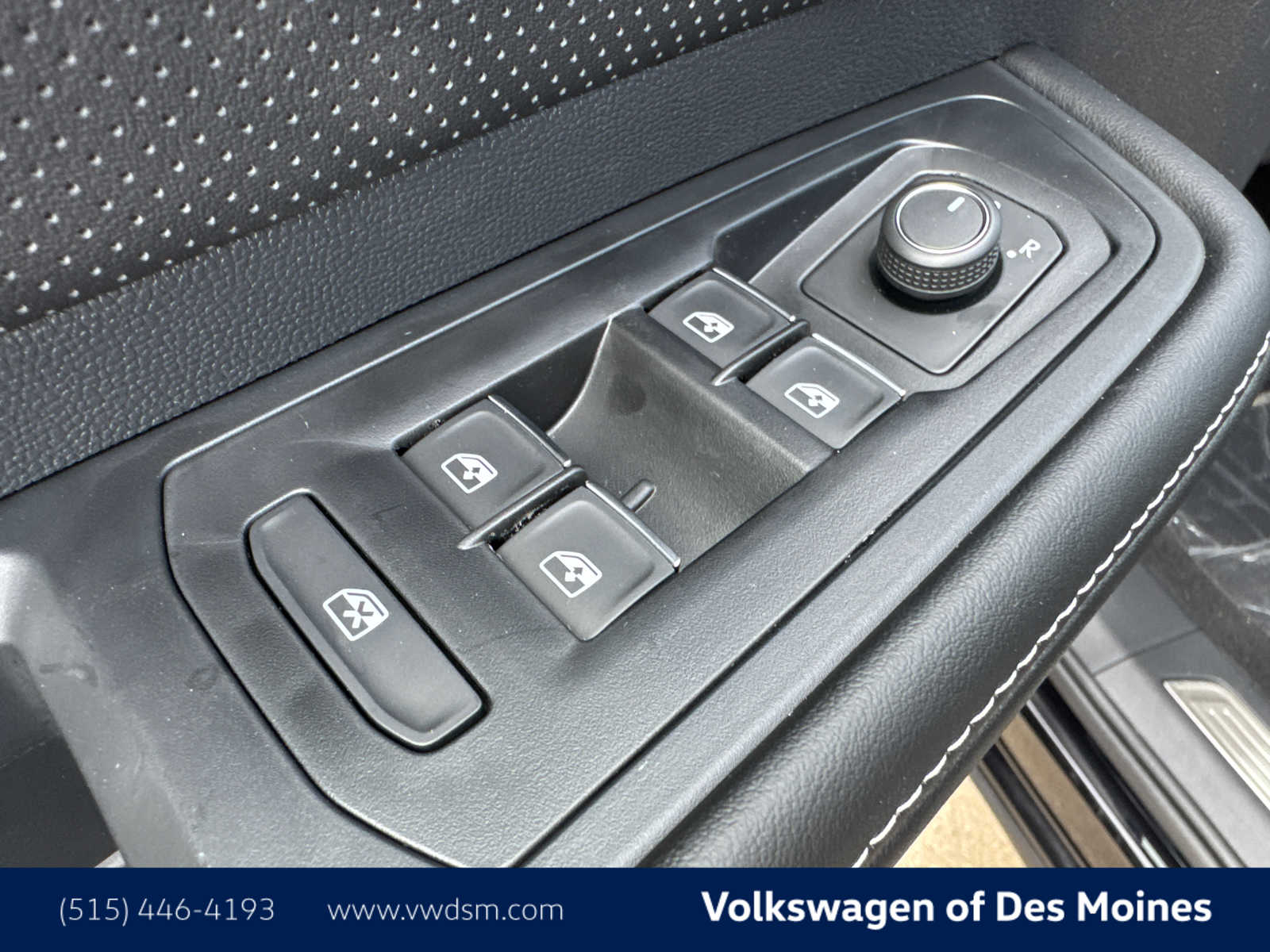 2026 Volkswagen Atlas Cross Sport SE Technology photo 19