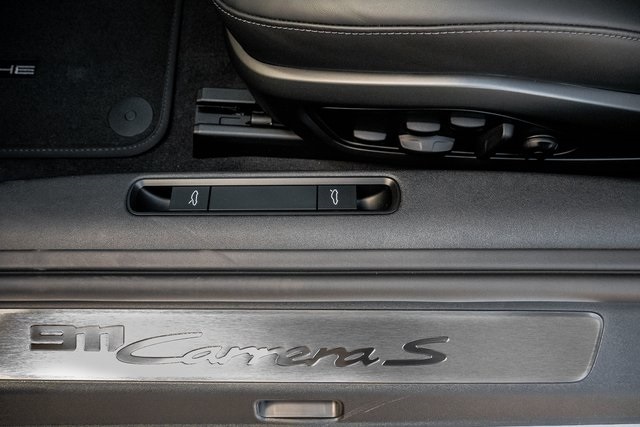 2025 Porsche 911 S photo 13