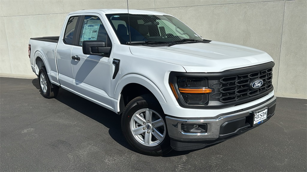 2025 Ford F-150 XL's photo