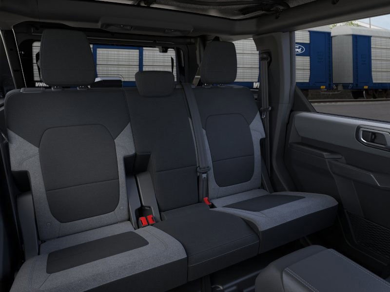 2025 Ford Bronco Base photo 11