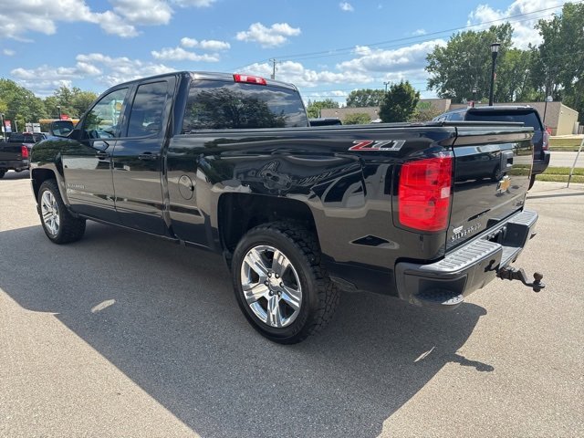 2017 Chevrolet Silverado 1500 LT photo 5