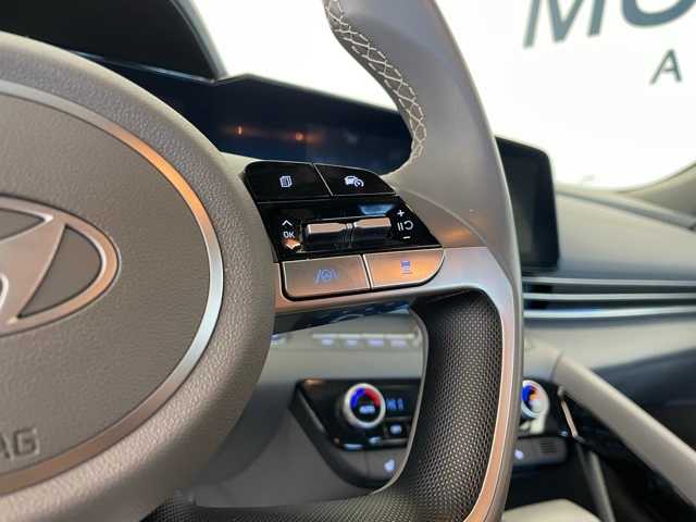 2024 Hyundai Elantra SEL Convenience photo 18