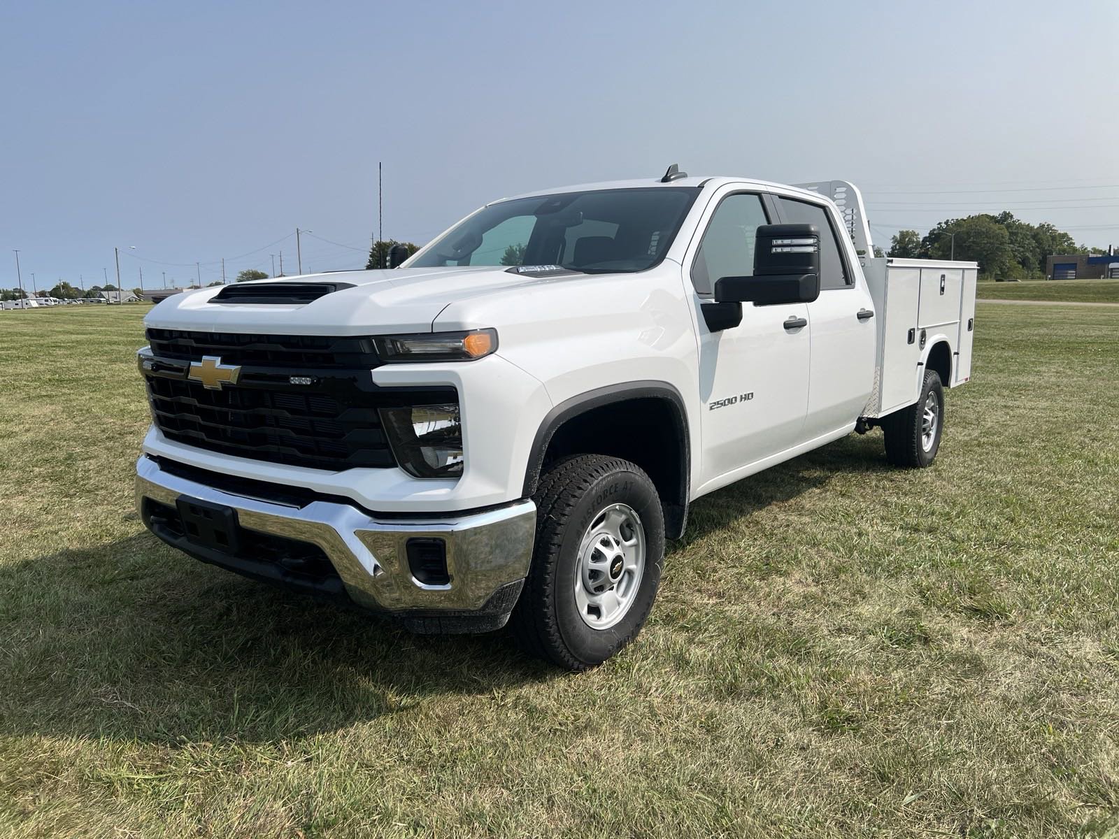 2024 Chevrolet Silverado 2500HD photo 2