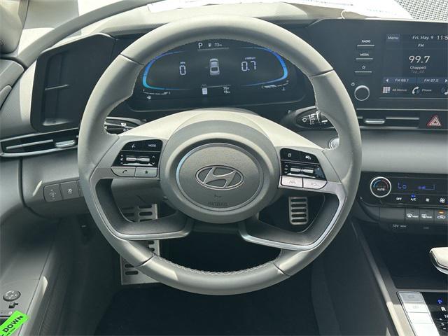 2025 Hyundai Elantra SEL Sport photo 22