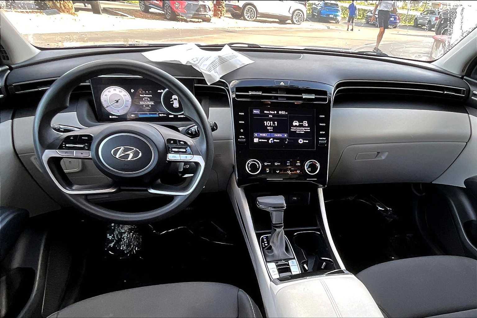 2024 Hyundai Tucson SE photo 13