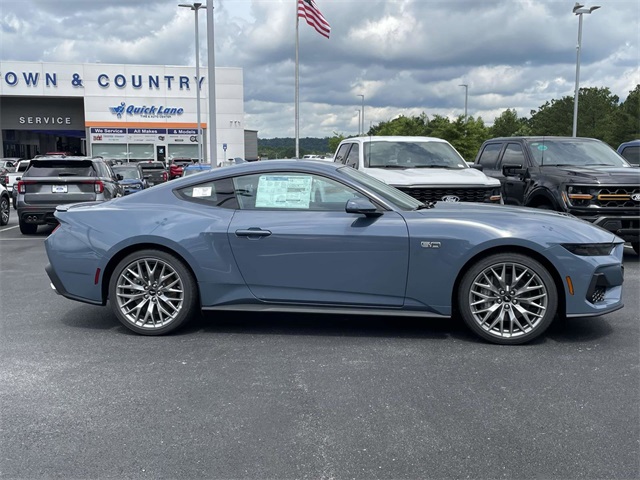 2025 Ford Mustang GT Premium photo 2
