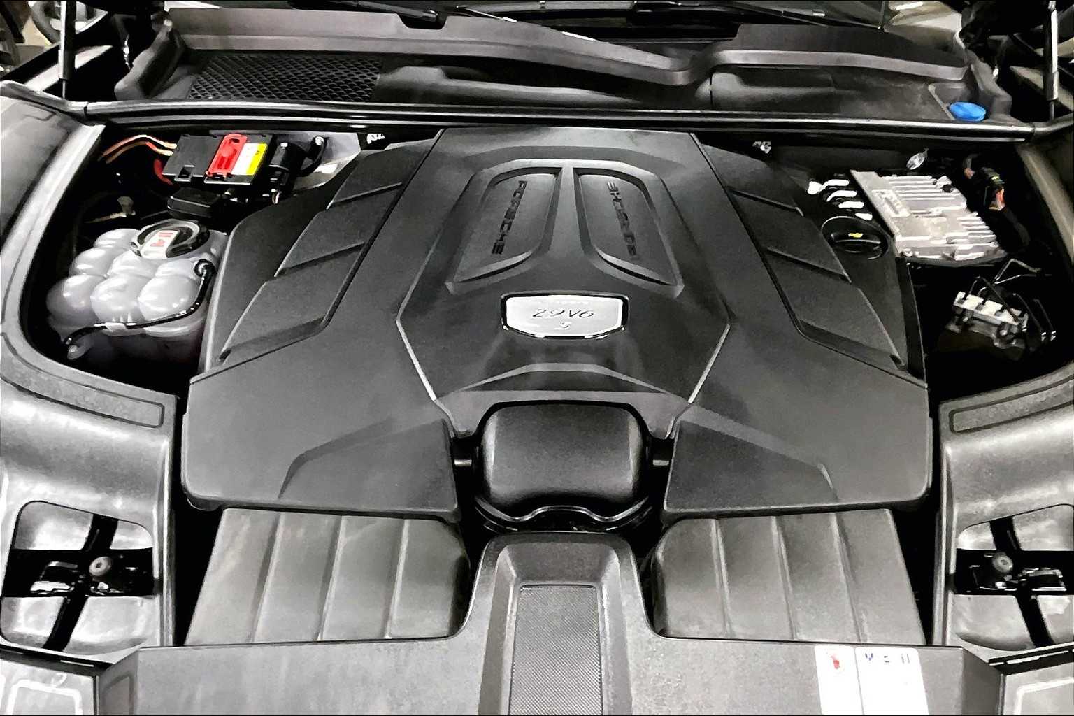 2021 Porsche Cayenne S photo 29