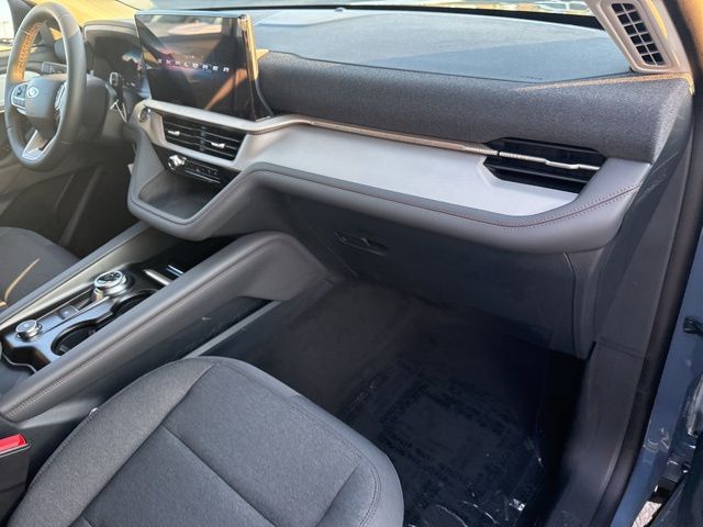 2025 Ford Explorer photo 13