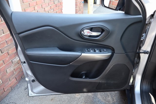 2021 Jeep Cherokee Latitude Lux photo 5