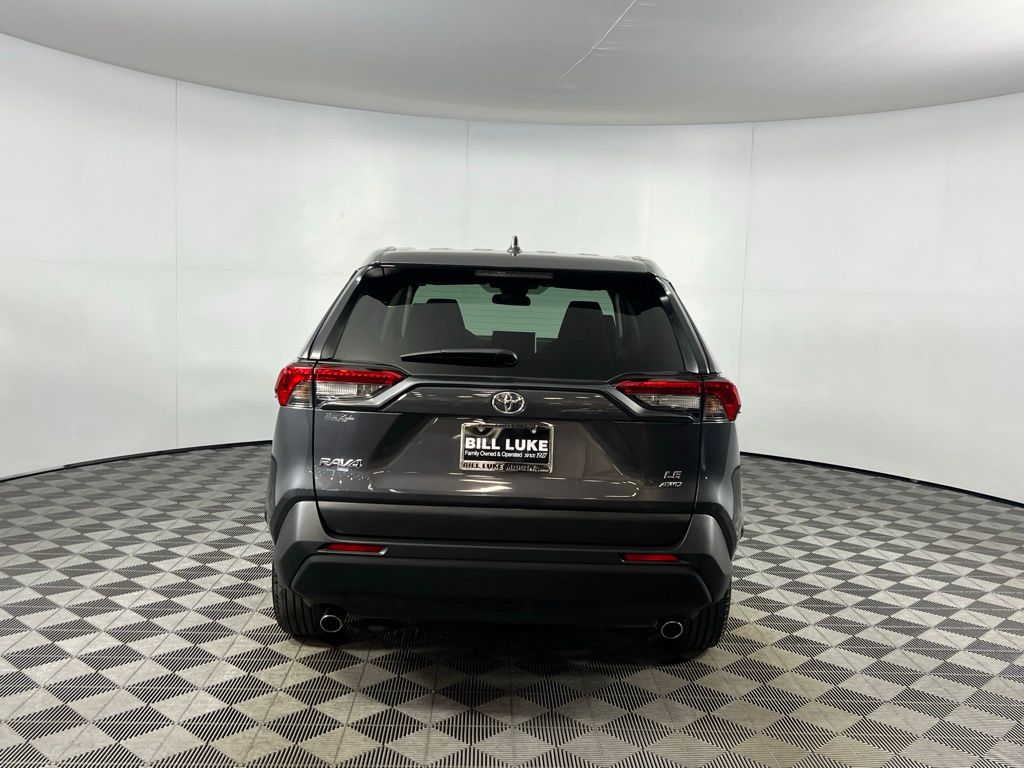 2024 Toyota RAV4 LE photo 4