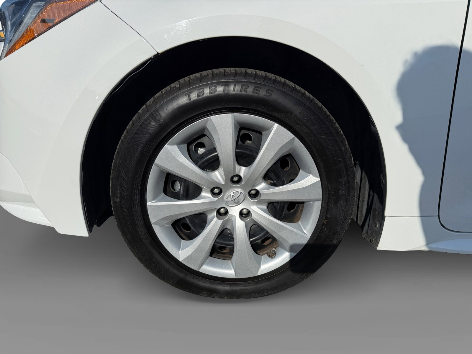 2021 Toyota Corolla LE photo 9