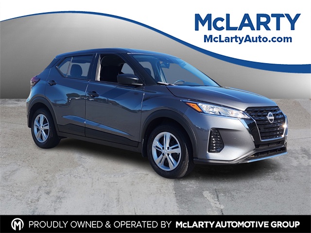 2025 Nissan KICKS PLAY Base's photo