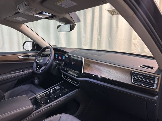 2025 Volkswagen Atlas SE Technology photo 36